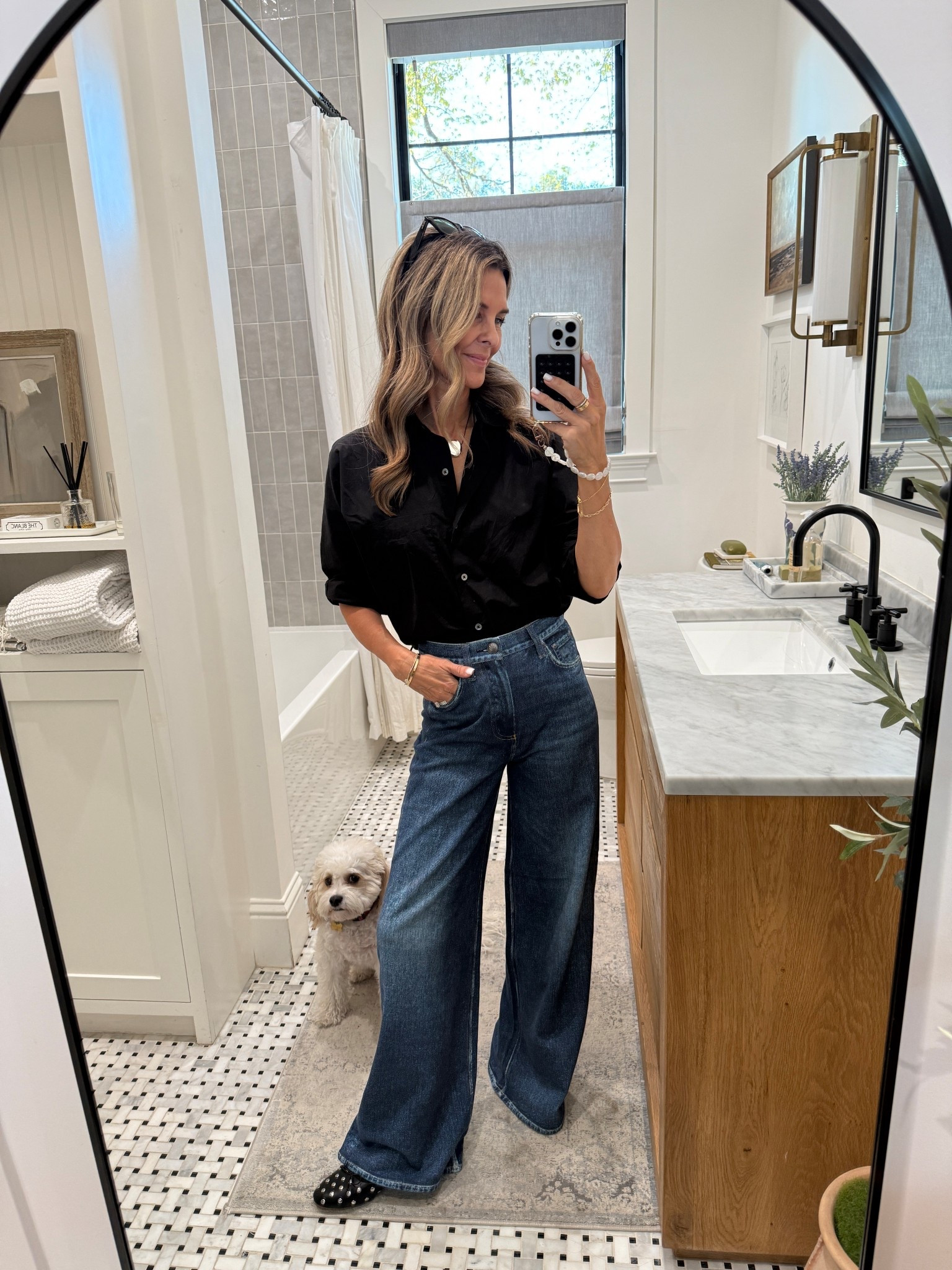 I’m 5’6”
-Sz XS in sweatpants jean
-Love the cut of the button-up! Discount code LPXTC15
-flats TTS $23



#LTKStyleTip #LTKOver40