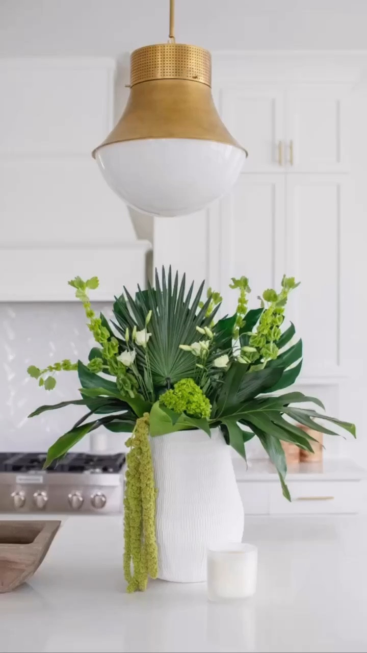 Serenity 🤍

Just some photos from our "Hole in One" project. Head to the blog at meganmolten.com to read more about the process for this coastal gem 🌿

Photography: @Margaret.wright 