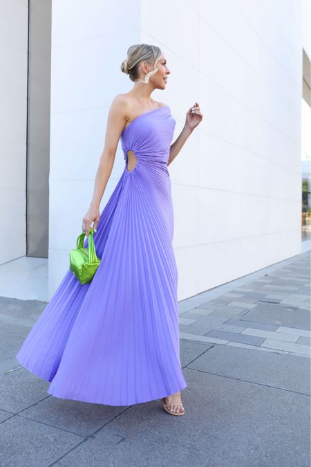SAKS SALE ALERT! This dress comes in lots of color options. The fit on it is amazing and fits true to size  

#LTKitbag #LTKwedding #LTKsalealert