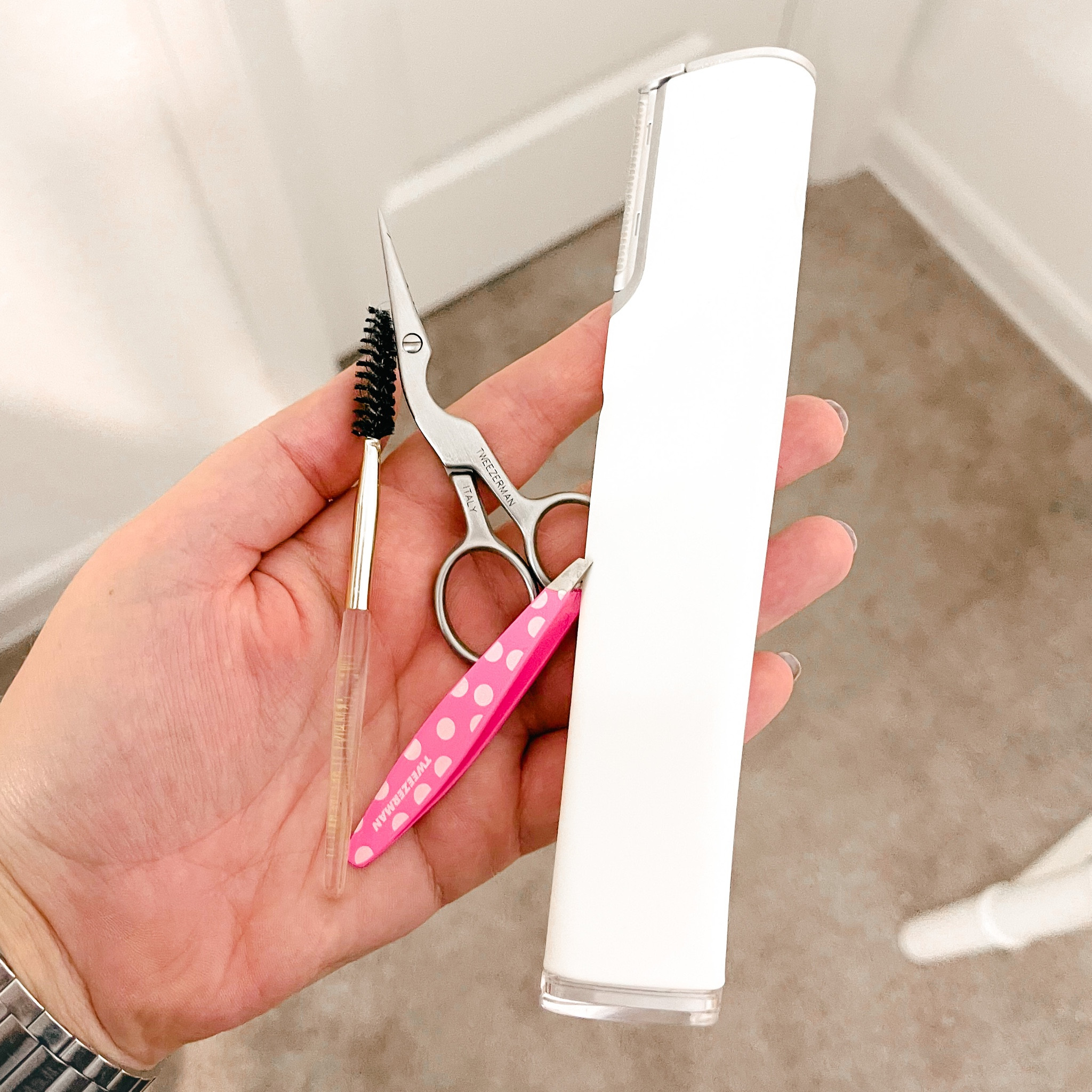 Brows. Dermaplaning. Dermaplane. Eyebrows. At home dermaplaning 

#LTKbeauty