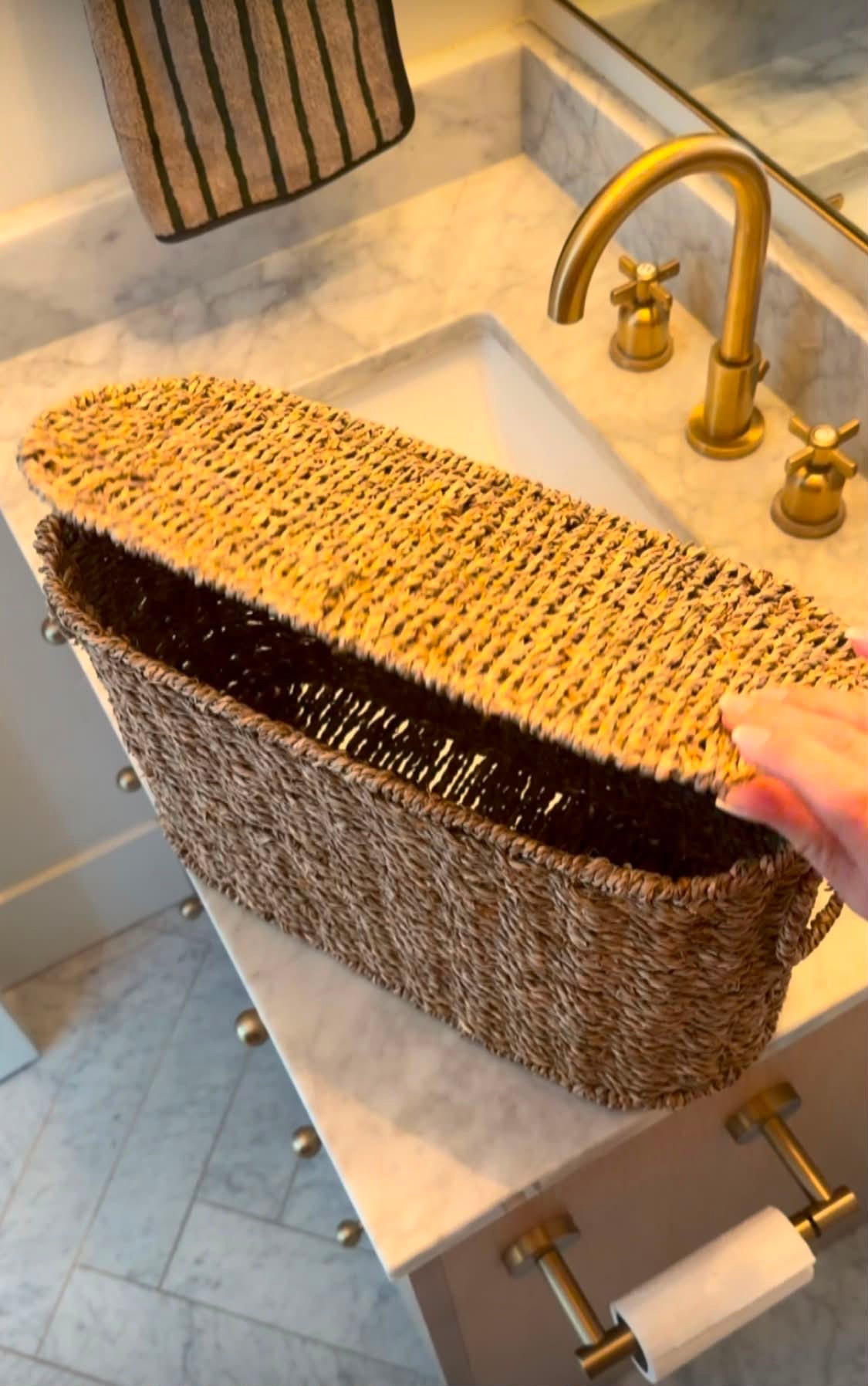 Everyone thinks this is just decor until they realize it secretly stores extra toilet paper and actually makes the bathroom look more organized too. Functional + aesthetic is always the goal over here.

One of those small upgrades that instantly makes a space feel more finished without spending a fortune.
@Wayfair 
@lowes 
@walmart