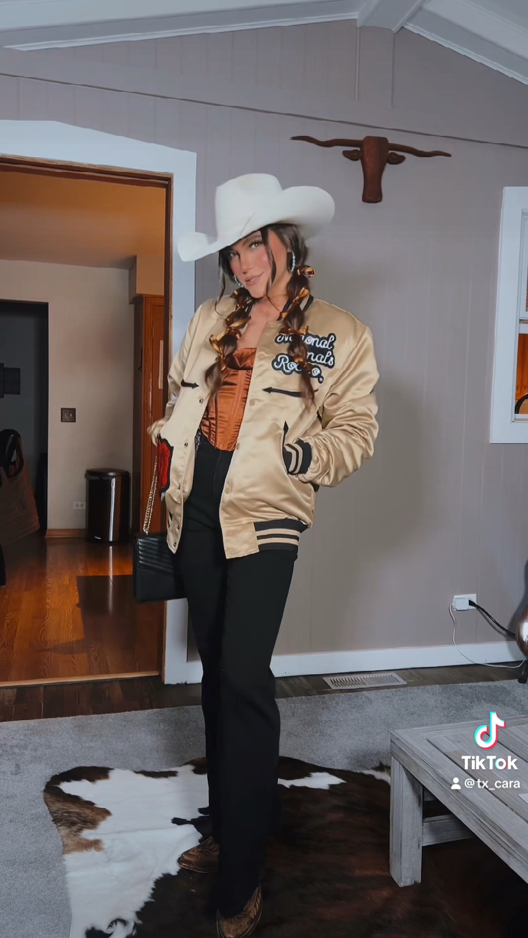 New favorite rodeo outfit! 

Corset: 2-4
Lace: small
Jeans: 25
Boots: 6.5

#westernfashion #cowgirloutfit #rodeooutfit #rodeoinspiration #winterrodeo #westernoutfit

#LTKstyletip #LTKsalealert #LTKfindsunder50