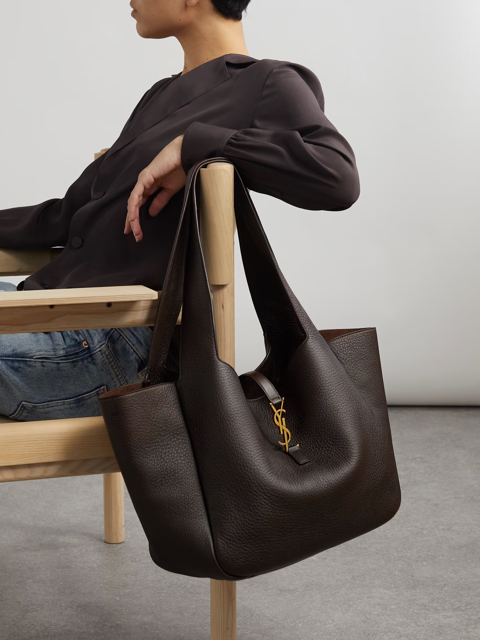 Le 5 À 7 Bea textured-leather tote | NET-A-PORTER (UK & EU)