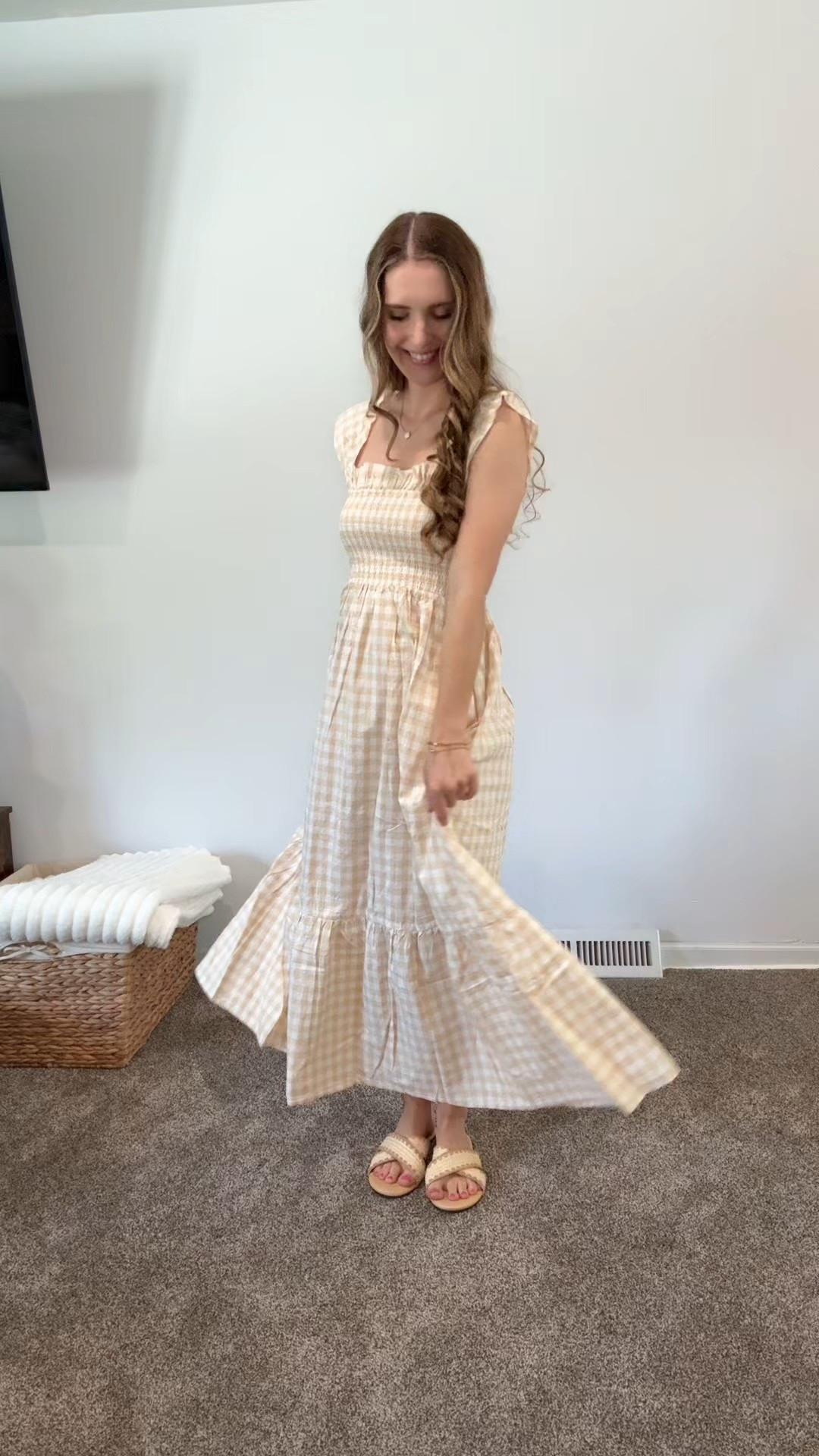The perfect summer dress does not exi….. 👀💛