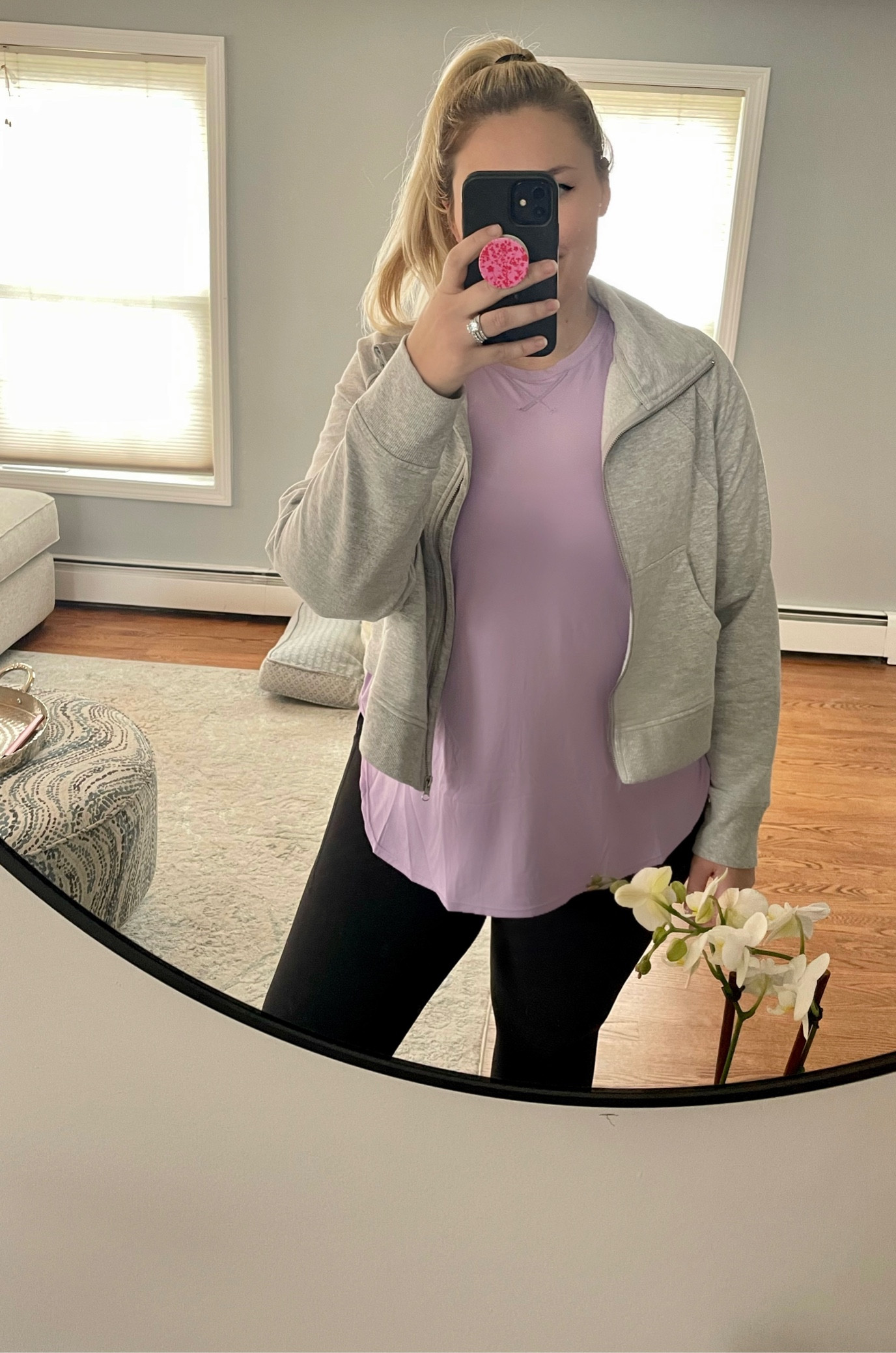 This loose long sleeve is perfect for warm weather walks or hiking 

It has UPF 50+ & comes in tons of colors 

#lilaclongsleeve
#lilac
#looselongsleeve
#scooplongsleeve 

#LTKplussize #LTKmidsize