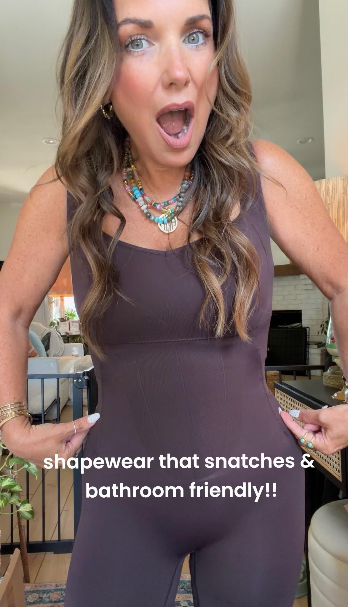 shapewear that snatches & 
bathroom friendly!!
Wearing size small.