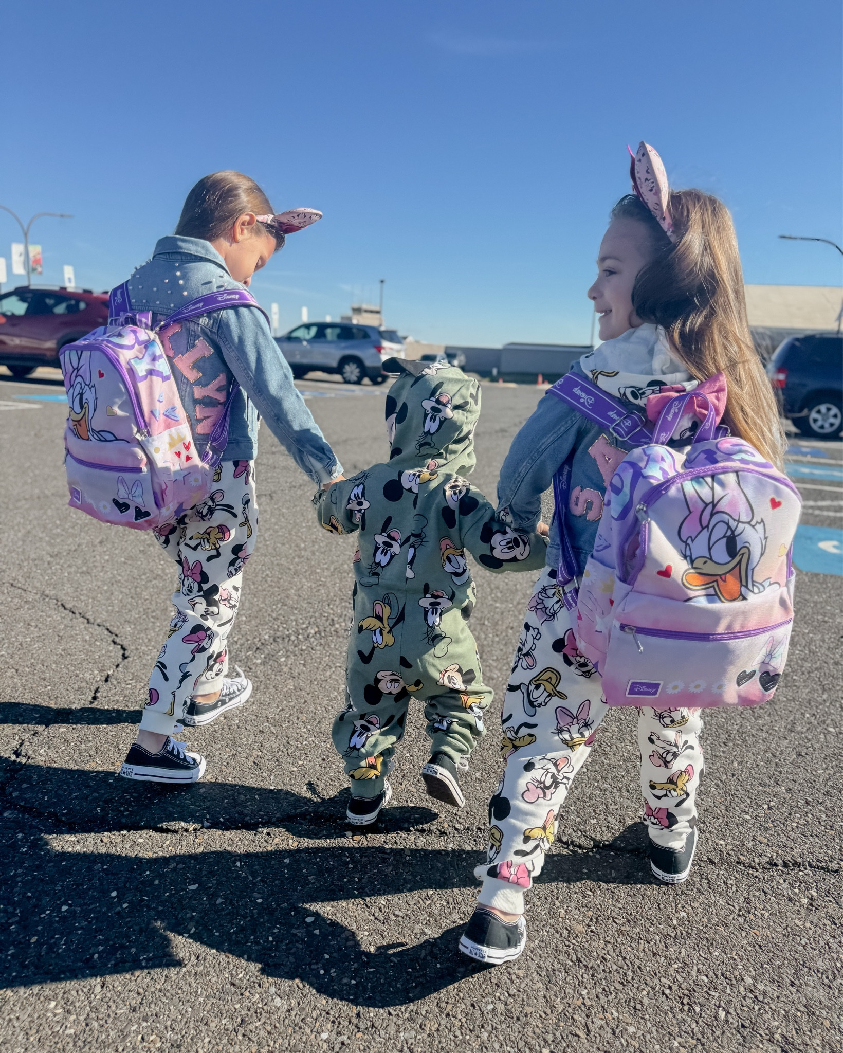 Disney travel fit 🤍 💫 
.
.
#disney #travel #disneyworld