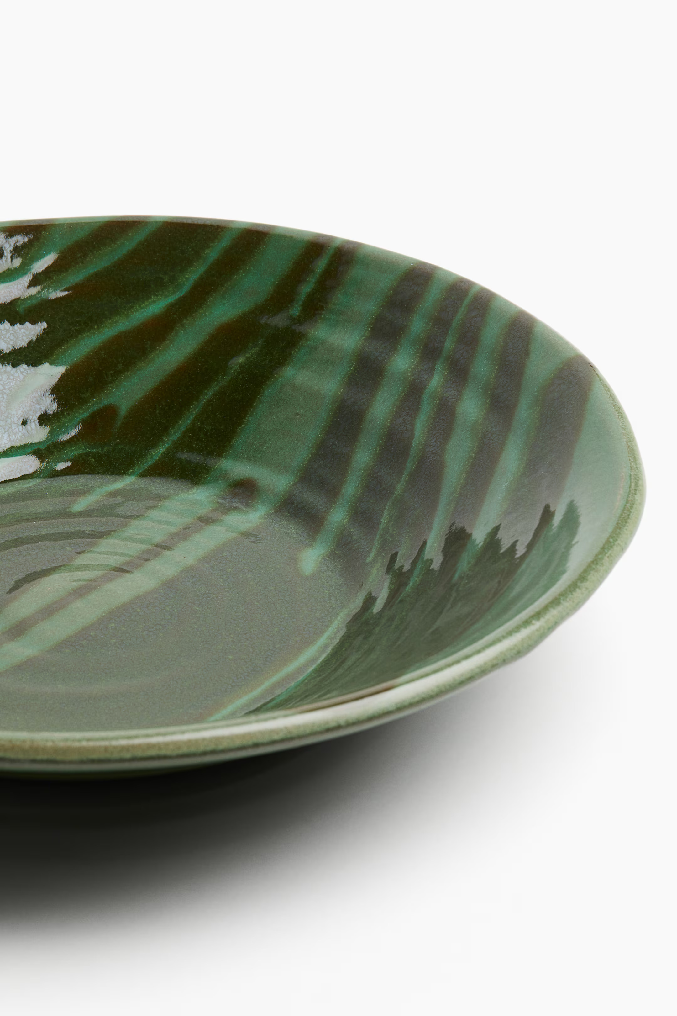 Large glazed terracotta serving bowl | H&M (UK, MY, IN, SG, PH, TW, HK)