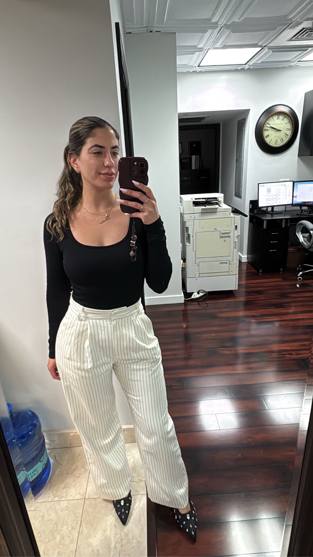 Mondays #OOTD 😌🫶🏼
#affordablefashion #attorneyfashion #lawyerfashion #officeattire #officefit #corporategirly #zoomcourt #zoommeeting #targetshoes #abercrombiepants 

business casual workwear

#LTKWorkwear #LTKootd