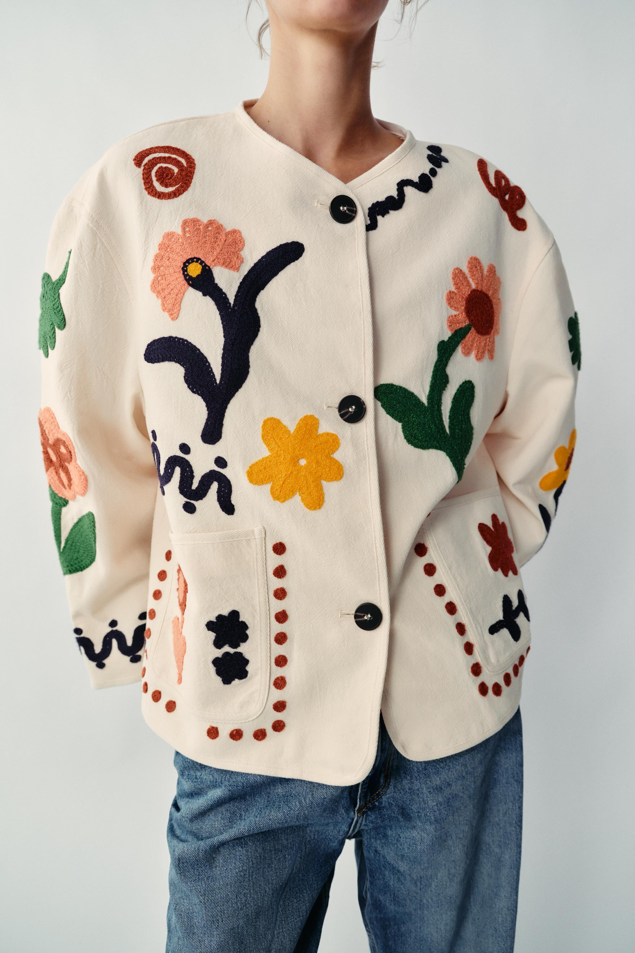 Model height: 173 cmLong sleeve jacket with a round neck. Front patch pockets. Featuring contrast... | Zara UK
