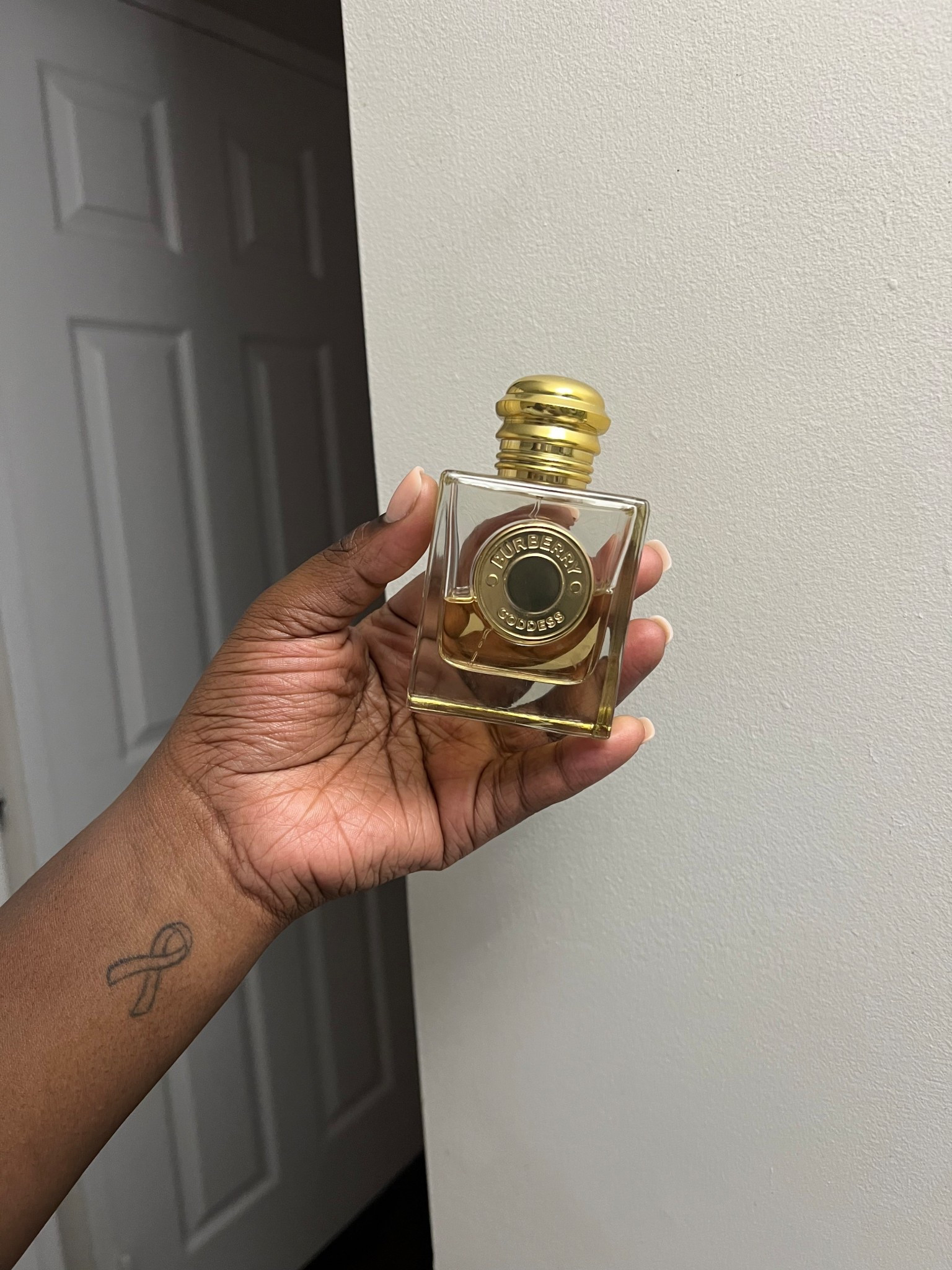 My current favourite fragrances. If you’re a fan of subtle musk, vanilla, etc., this is a great everyday scent. #fragrances #perfumepicks 


#LTKStyleTip #LTKBeauty