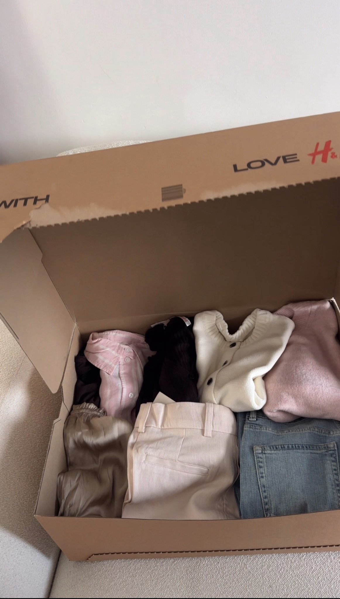 H&M new in spring/summer haul 🌸

Love these pieces… the wide linen-blend trousers are everything ✨

#LTKworkwear #LTKspring #LTKeurope