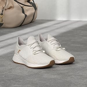 New Balance Womens Fresh Foam Roav V1 Running Shoe | Amazon (CA)