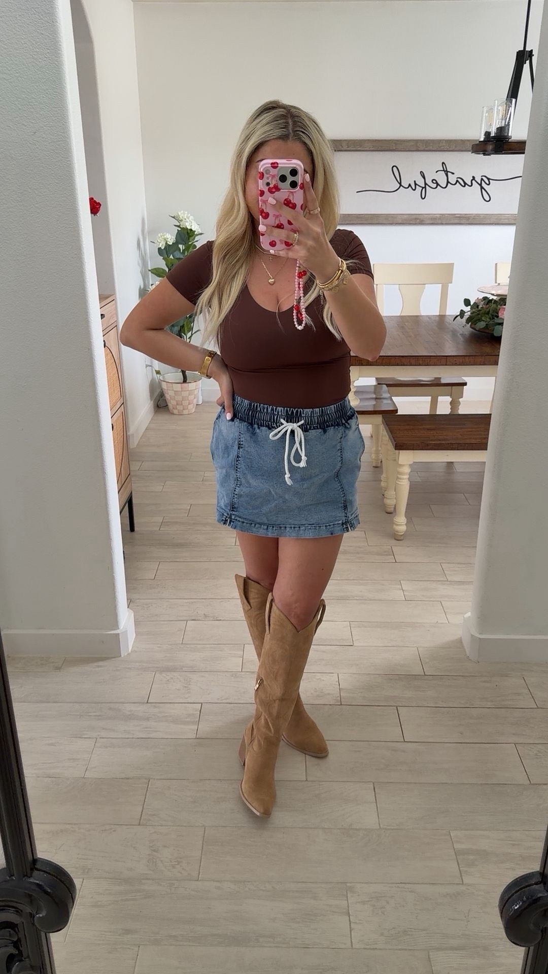 OOTD 
Size small
Cowgirl
Boots tts
Date night 
Rodeo
Country concert 

#LTKootd