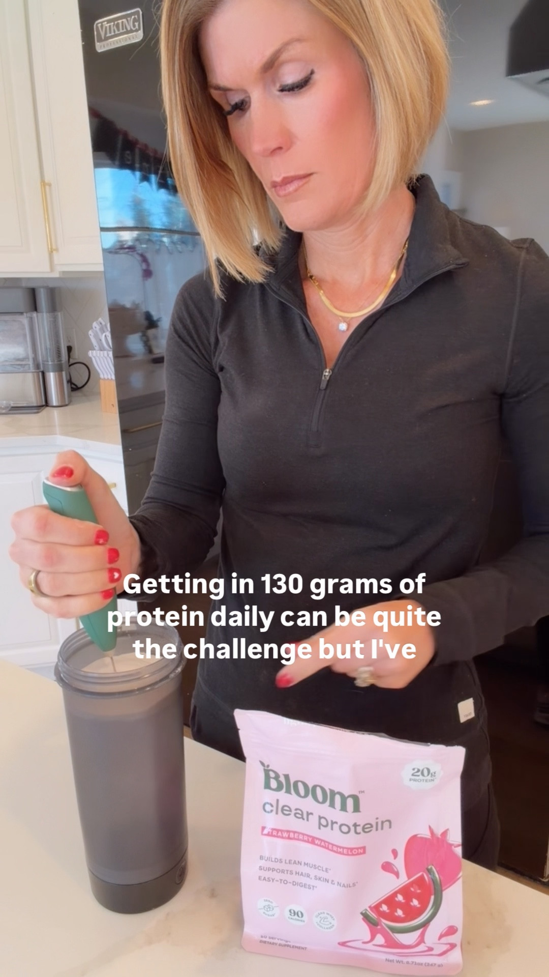 An easy way to get in 20g of protein each day. 💃 @bloom