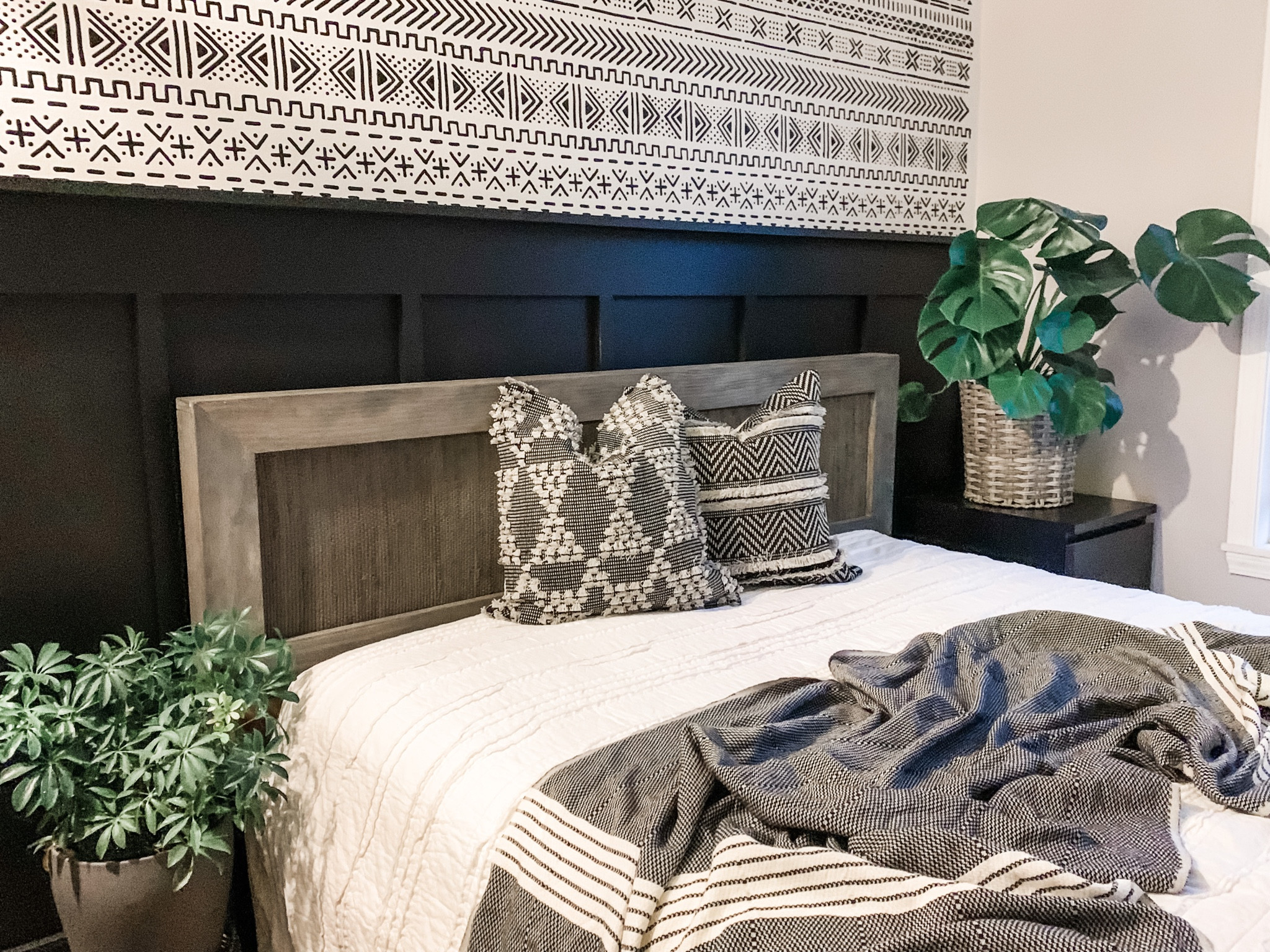 Boho Styling Tips
▪️Choose a base color scheme with 2-3 colors
▪️Add greenery
▪️Bring in woven, wood and textured elements
▪️Mix patterns with a wall treatment, pillow prints and blanket fabrics

#bedroom #bedroomstyle #bedroomdecor #bohostyle #blackandwhite #homedecor #styletips 

#LTKstyletip #LTKhome #LTKunder50