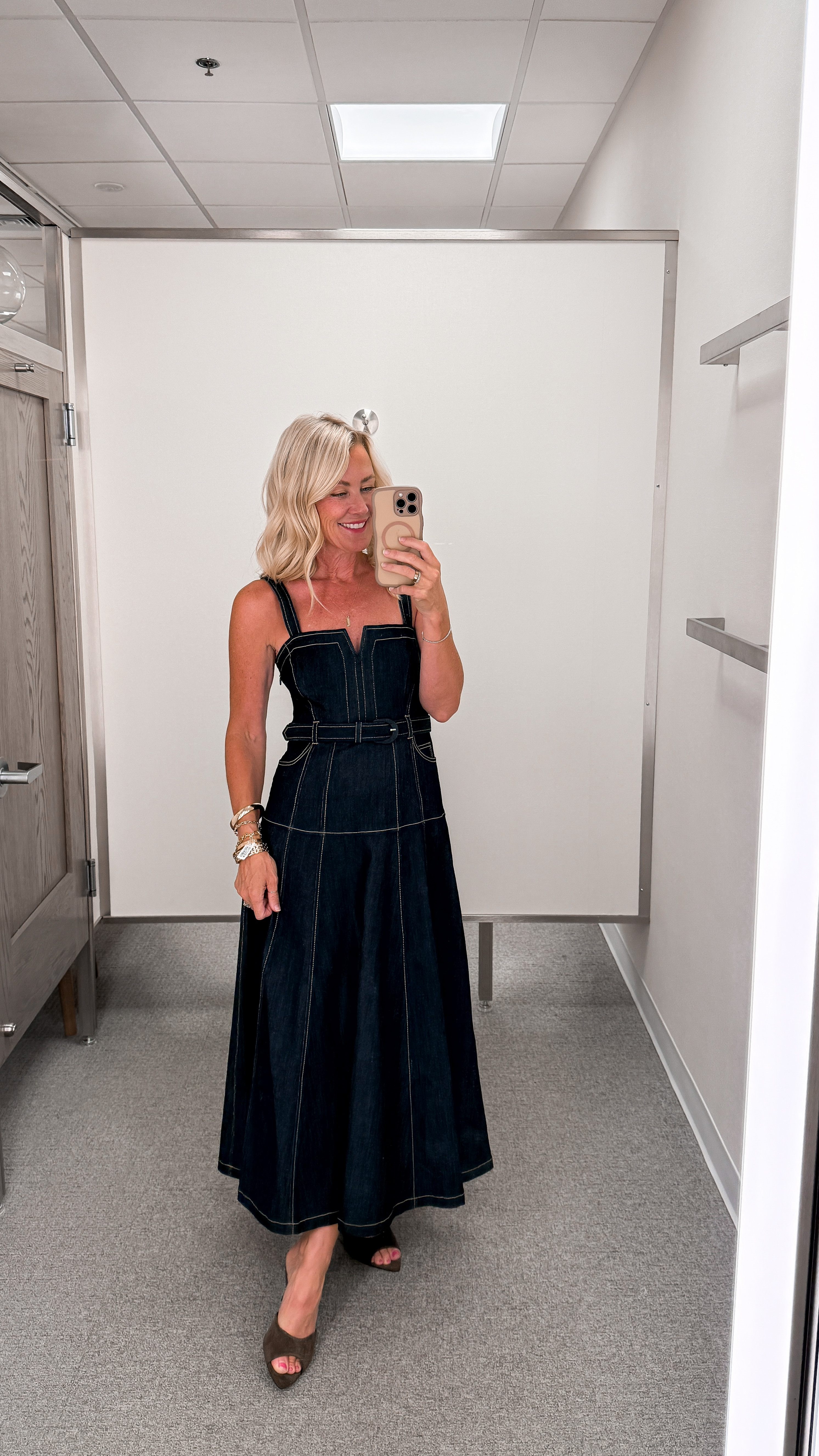 The most chic denim dress for summer going into fall! Absolutely love the shape of this one!

Size: 0

#LTKootd #LTKOver40 #LTKSaleAlert