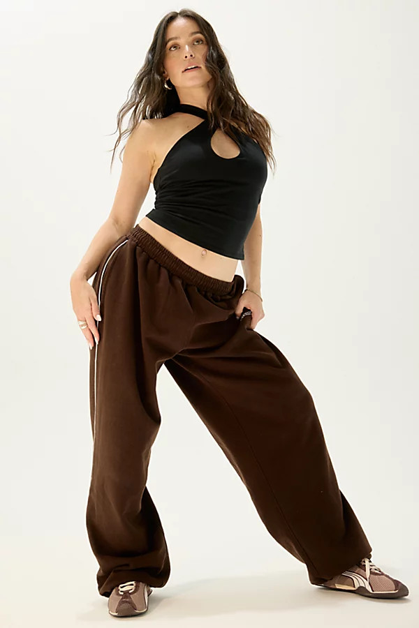 iets frans. iets frans… Harri Wide Leg Jogger Pants in Brown, Women's at Urban Outfitters | Urban Outfitters (US and RoW)