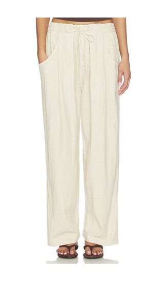 Free People Chambers Laid Back Pull On Pant in Beige. - size L | Revolve Clothing (Global)