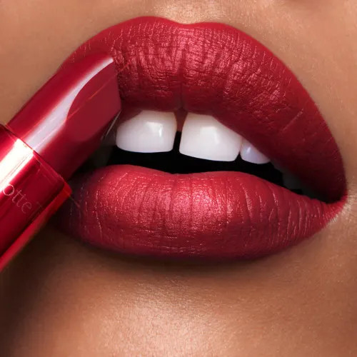 CHARLOTTE’S HOLLYWOOD LIP TRICKS | Charlotte Tilbury (US)