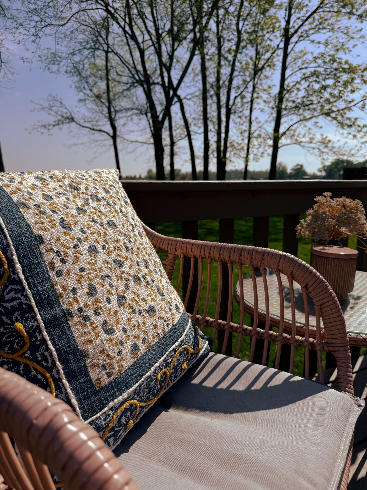 Transform your backyard into a serene Amalfi Coast oasis with these handcrafted cotton pillow covers. Infused with the dreamiest coastal floral pattern, these covers exude a soft, timeless charm that instantly refreshes any space. The concealed zipper ensures a polished look, while the perfect 20x20 fit guarantees a snug and comfortable fit. The overall effect is effortlessly elevated, making these covers a must-have addition to any home.

These covers are perfect for spring styling, but honestly, I’m leaving them out year-round. They’re that versatile and stylish that they can complement any season.



#LTKHome #LTKSeasonal