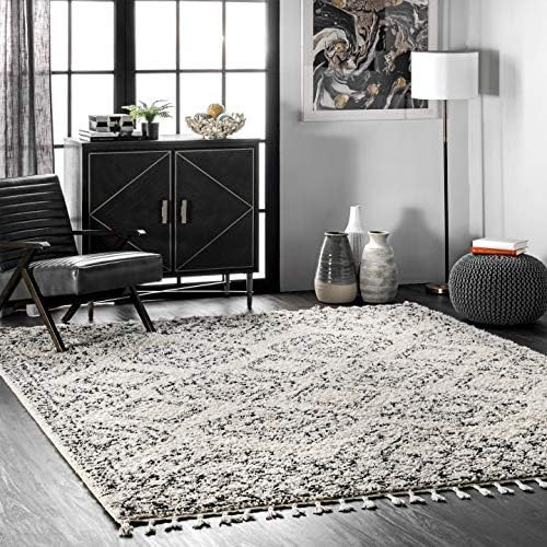 nuLOOM Vasiliki Moroccan Shaggy With Tassels Area Rug, 5' 3" x 7' 7", Off White | Amazon (US)