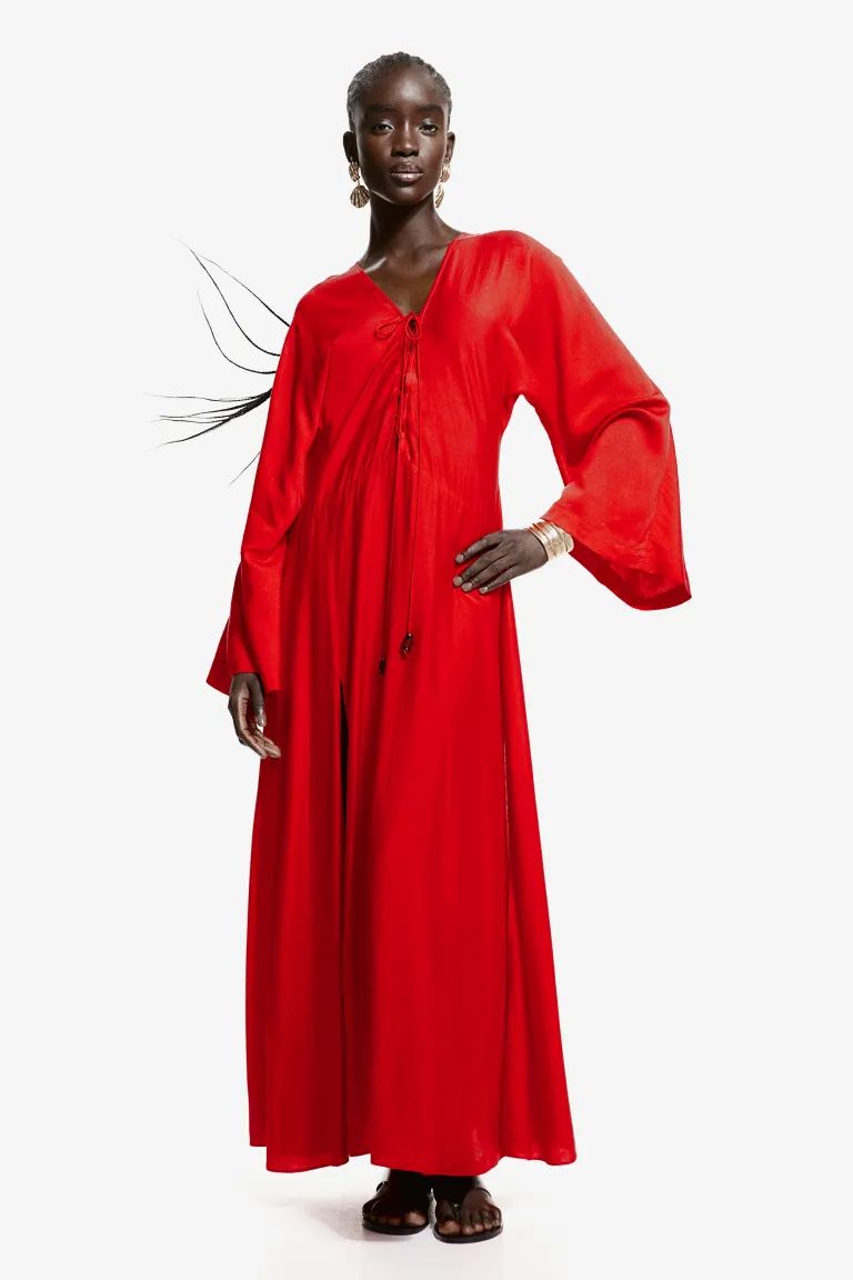 Lace-up kaftan dress - V-neck - Long sleeve - Bright red - Ladies | H&M GB | H&M (UK, MY, IN, SG, PH, TW, HK)