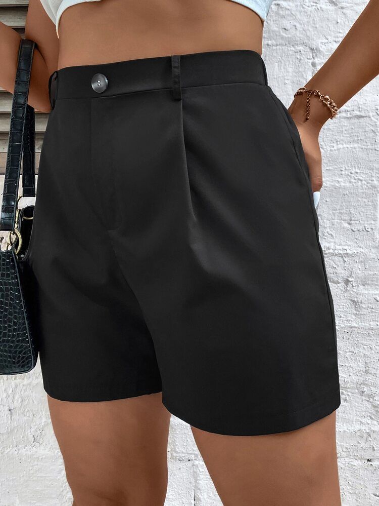 Plus Solid Plicated Detail Shorts | SHEIN