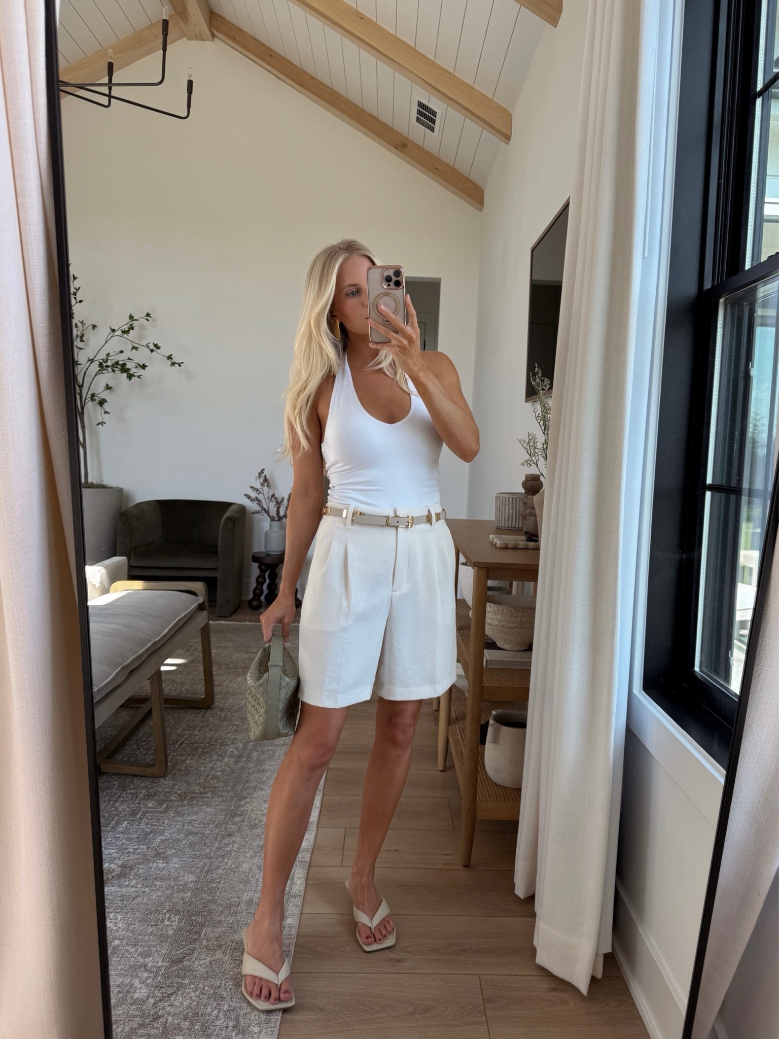 SIZE: small in top, 6 in shorts, true size in shoes. Shorts come in FOUR lengths (& tons of colors), so if the long isn’t for you, there’s other options!

Summer outfit, chic summer outfit