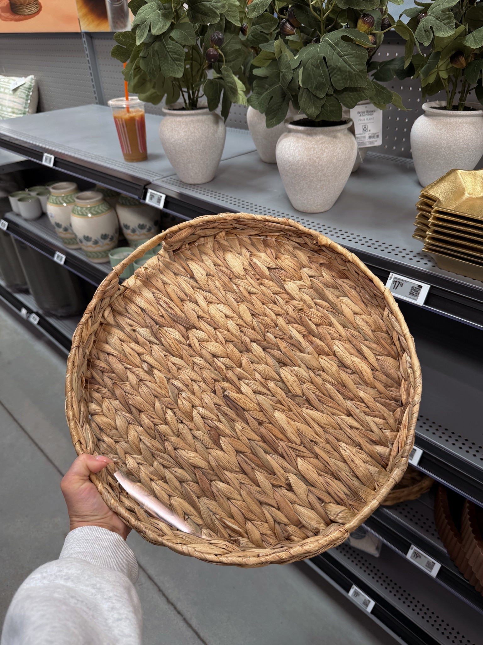 Round whicker tray

Walmart home decor 🏠

#LTKHome #LTKMothersDay #LTKdayinmylife