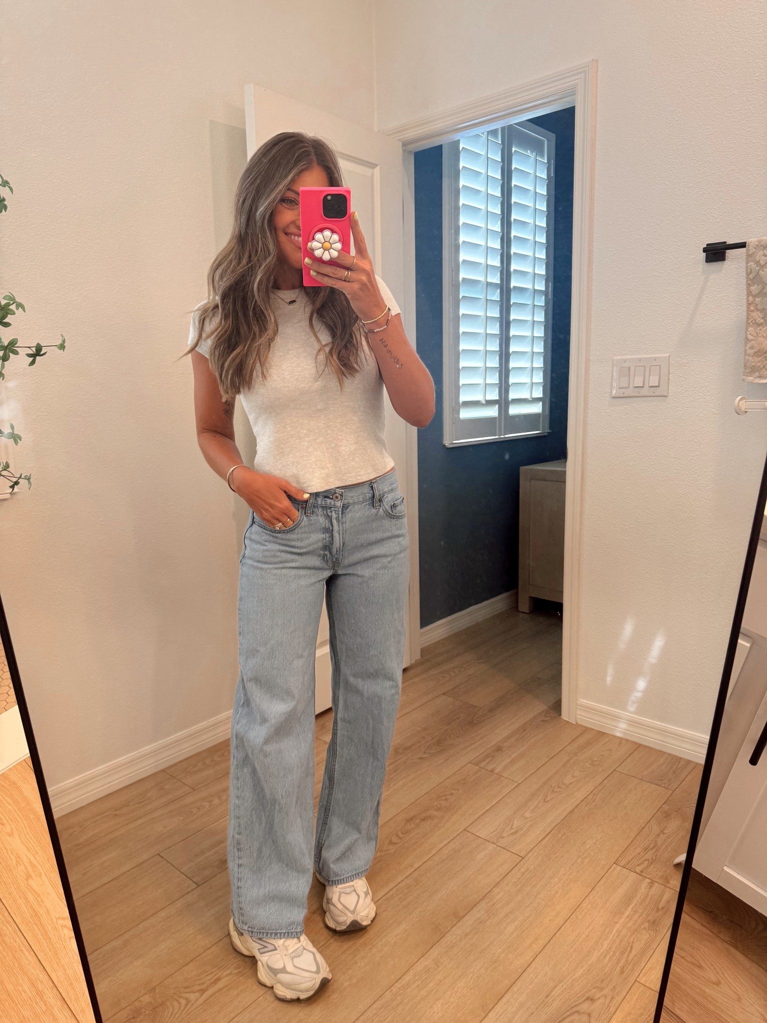 I went down one to a 0/25. Regular length. These run baggy! My most worn jean in my closet probably. SO comfy. And they go with literally everything. Use code DENIMAF for an extra 15% off through Aug.11!

Casual outfits
What to wear
Outfit ideas
Mom outfit 
Low rise jeans 

