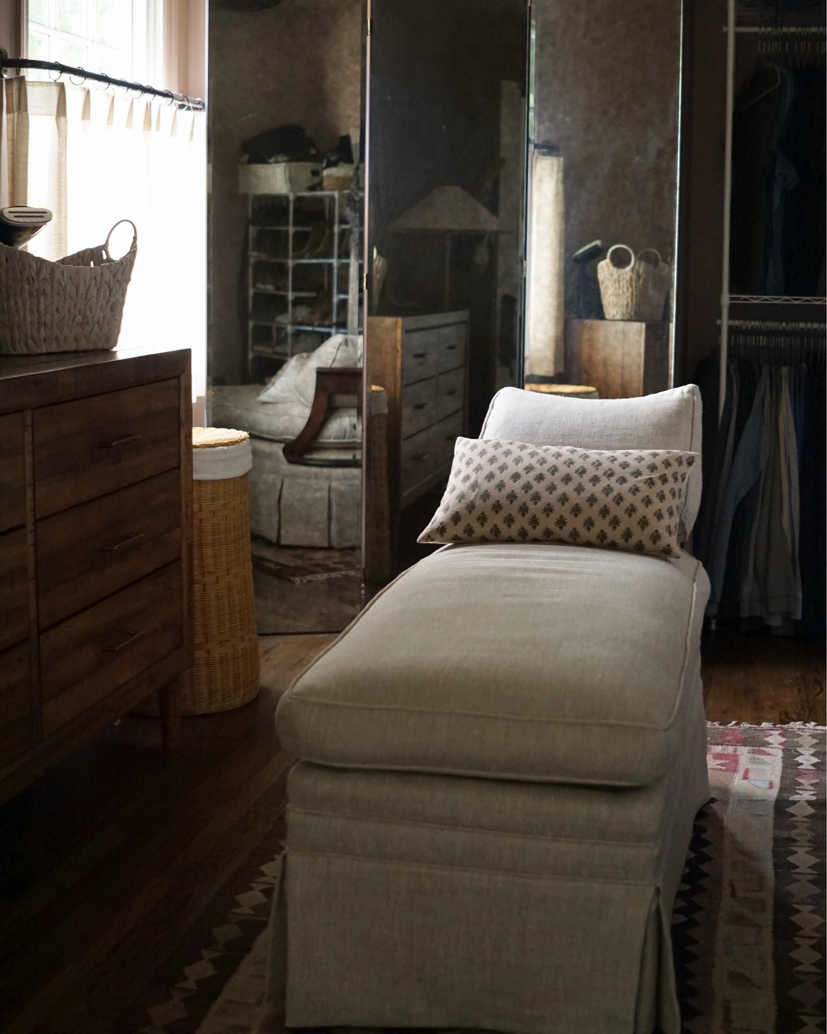 Our closet still has a long way to go, but adding this vintage chaise reminded me that even unfinished spaces can be made beautiful. I’ve been hesitant to style this space because I know the current setup is temporary, but the truth is, we’ll probably live with it like this for a while. Adding this one piece completely changed how the room feels to me, and now instead of seeing everything that’s left to do, I see a space I actually enjoy walking into. I think sometimes it’s worth making a temporary space feel a little more like home in the interim 🥹