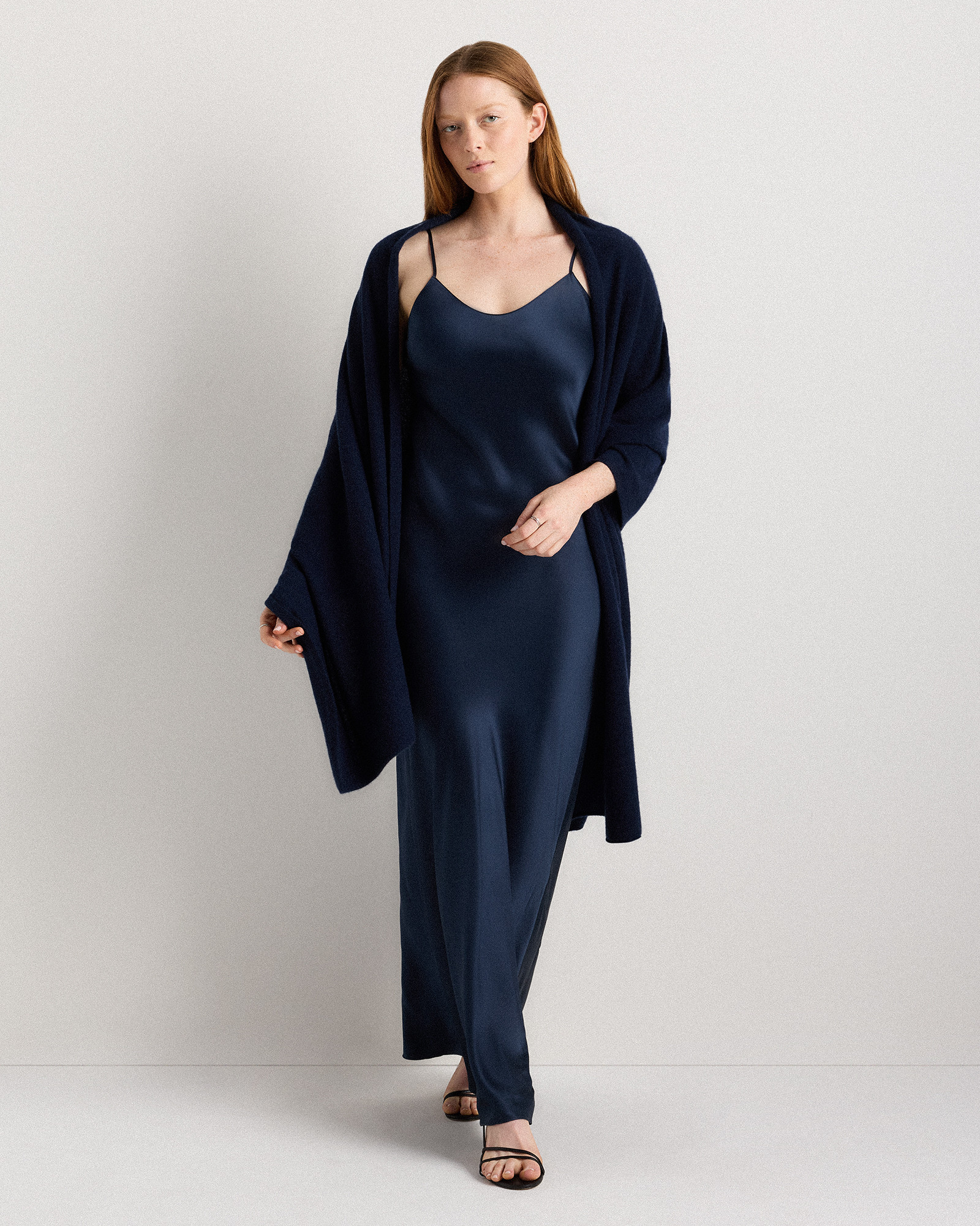 Quince | Women's Mongolian Cashmere Wrap in True Navy | Quince