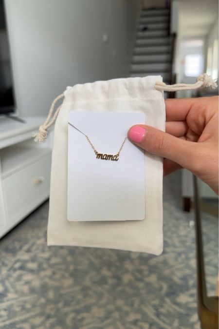 Mama necklace / Mother’s Day gift ideas for new moms 
