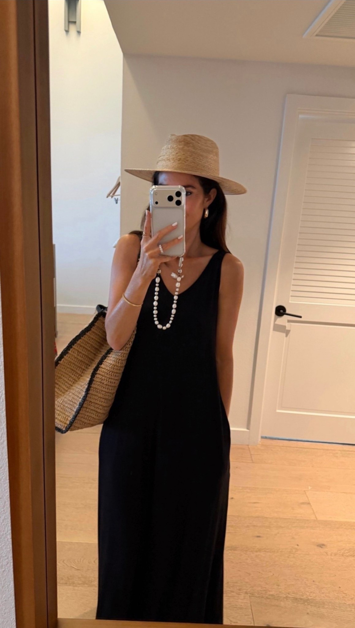 I call this the everything dress! I’m just shy of 5-7” wearing the size small. Such a easy dress to wear for any occasion #stylinbyaylin #aylin #dress #amazon

#LTKootd #LTKTravel #LTKOver40