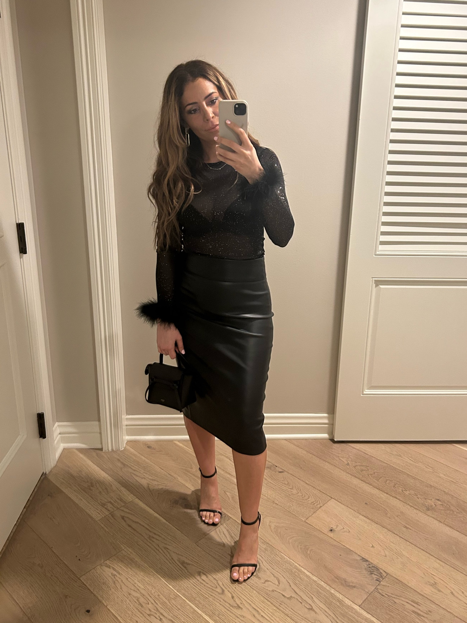 #leatherskirt 
#celinebag

#LTKGala #LTKshoecrush #LTKparties