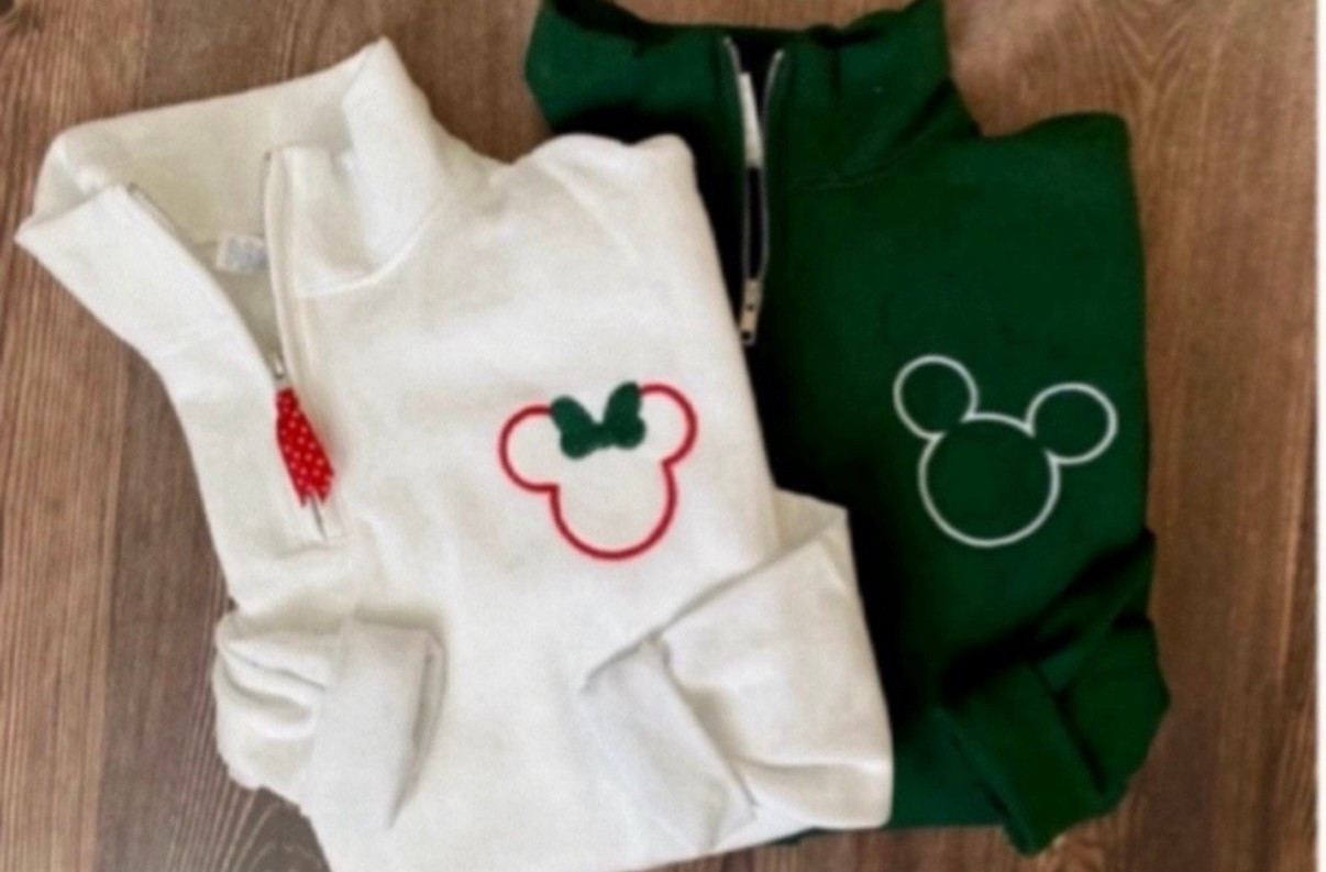 Officially entering my holly jolly cozy era with these half-zips 🎄✨
The simple embroidery is giving classy holiday vibes without being too loud, and I’m obsessed. These are SO soft, so comfy, and honestly perfect for park days, travel days, cocoa nights… literally everything ❄️🤍💚

Linking both on LTK because these always disappear fast this time of year. Grab yours before they’re gone! 🎁👇

#LTKHoliday #LTKGiftGuide #HolidayStyle #CozySeason #WinterFits #MatchingMoments #HalfZipLove #FestiveFashion #HolidayAesthetic #WardrobeFavorites #InfluencerStyle #CozyGirlEra #LTKFinds

#LTKHoliday #LTKSeasonal #LTKmomlife