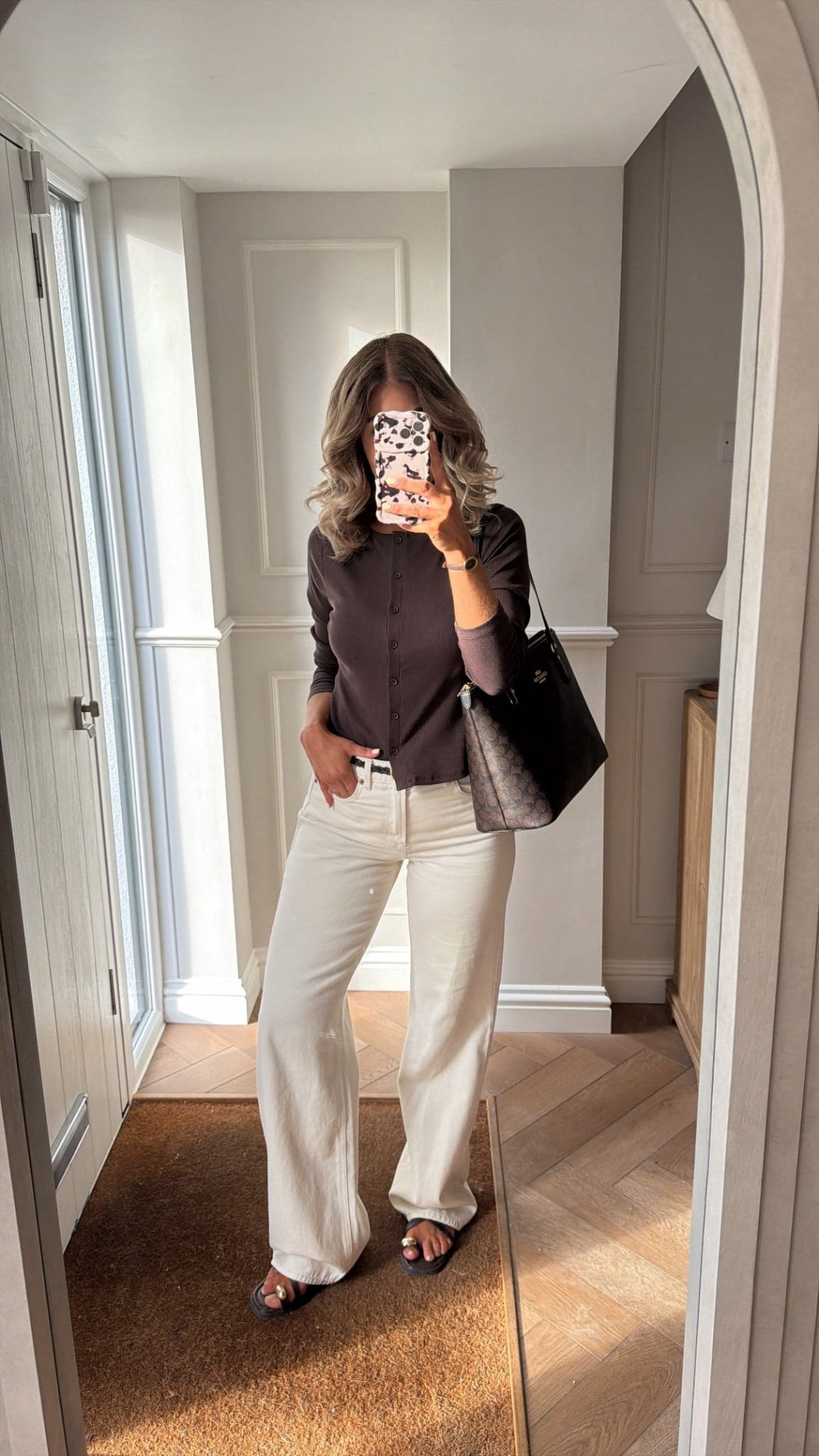 Casual comfy outfit.. 

#LTKdatenight #LTKsummer #LTKspring