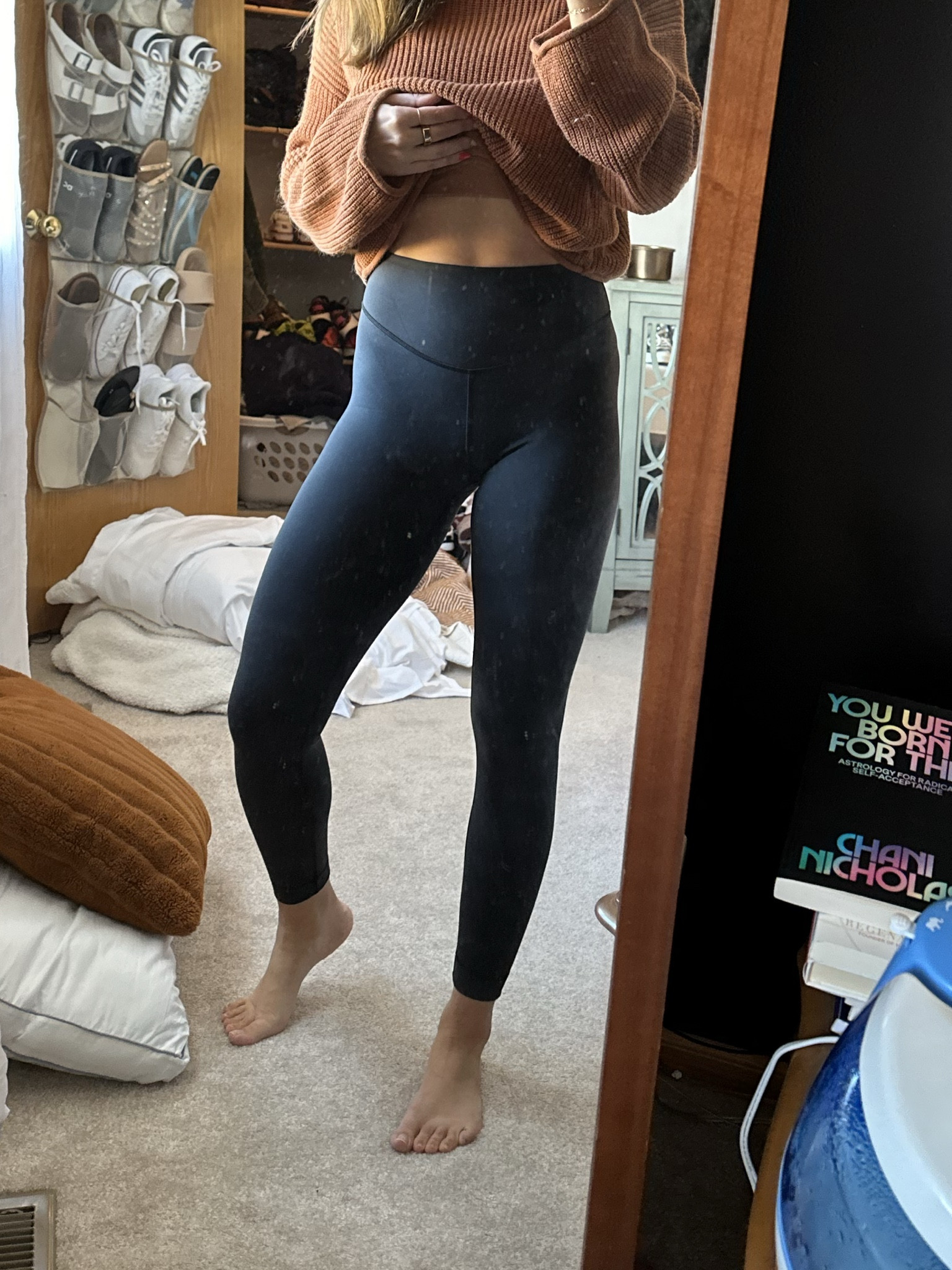 Love these new @lululemon leggings.
Casual & workout appropriate. Hybrids between aligns and wunder under.