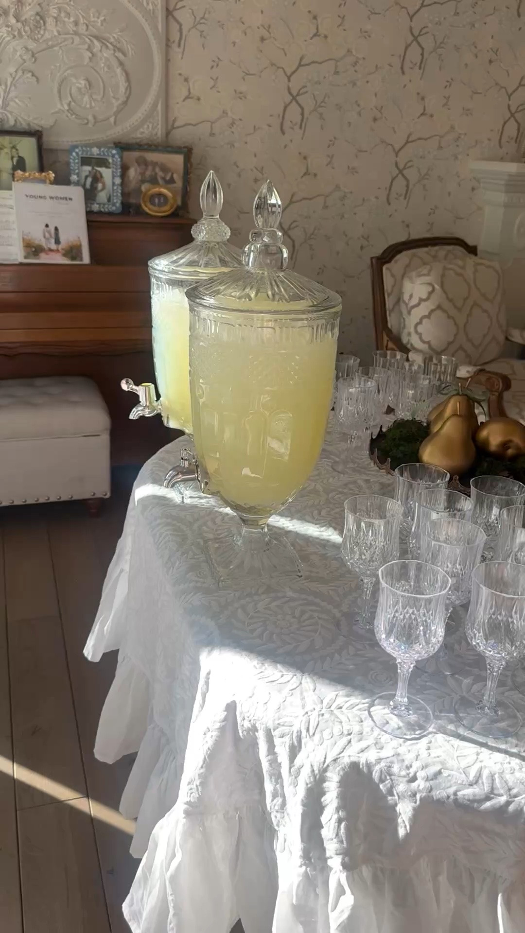 BEVERAGE TABLE 
for my latest bridal shower with the 
perfect pear theme!

Make your own fresh lemonade or if in a time crunch- get a few gallons of Chick fil a 😂 no one will ever know!