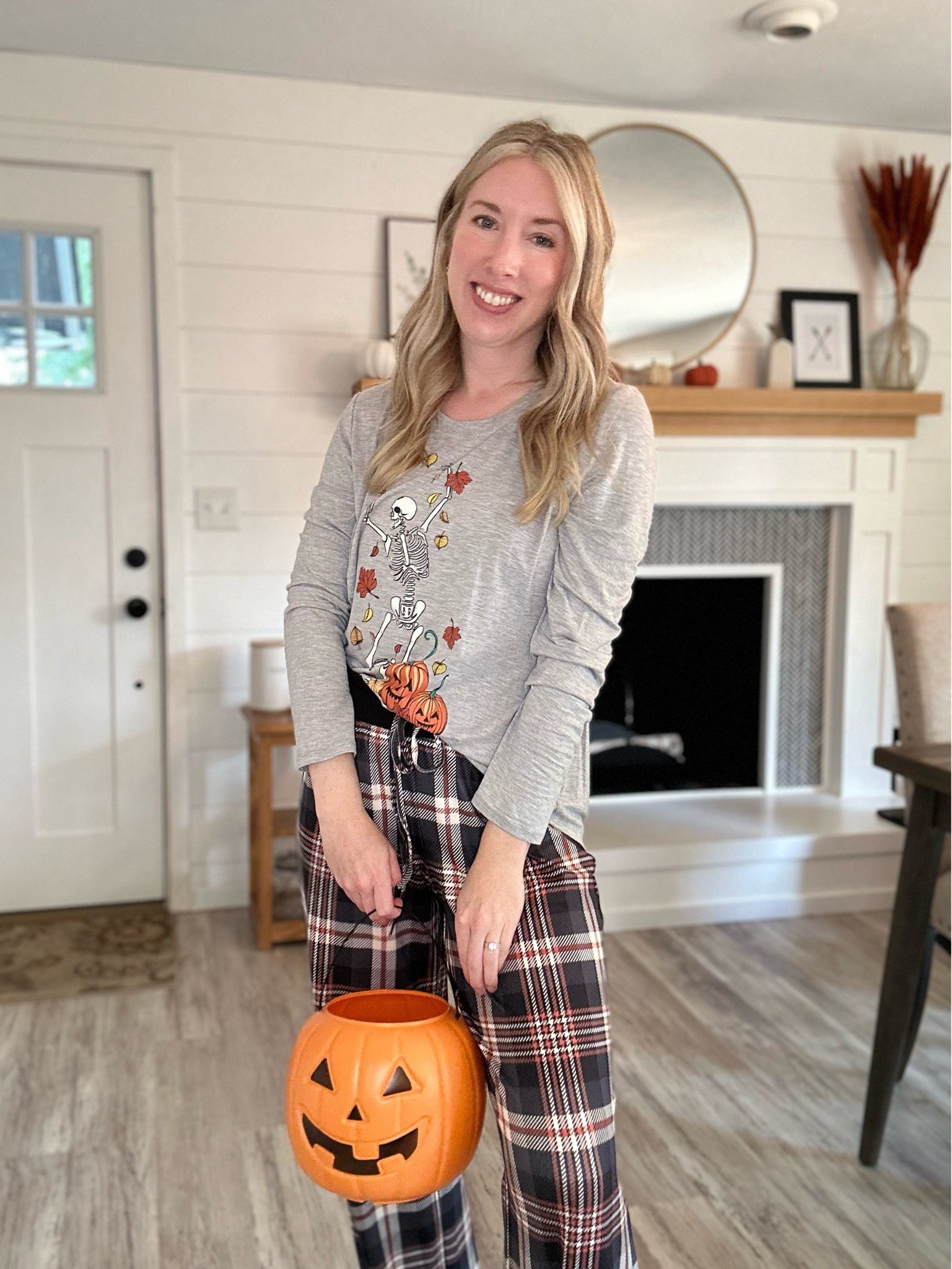 What type of trick or treater are you? Comfy cozy or all out dressed up? 👻 🧙‍♀️ ☠️ 


