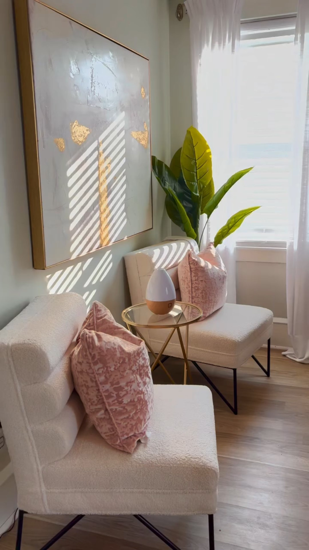 Hello IG Fam!
My bedroom view without a rug 🤩🤩

Happy Monday🩷

like✨Comment✨Share✨
Follow @angedvabdecor for more inspiration 
click on my linktree to shop 🛍️
my home 🏡 

 #bedroom #bedroomideas #whitegold #interiordesigninspiration #decoracion
#decorideas
#deco #decoraciondeinteriores #decoration
#homeinteriors #pinkdecor #naturaldecor
#pinkandgold #glamdeco #living #hgtv
#magnolia #luxury #luxurylifestyle