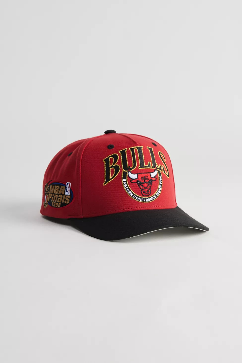 Mitchell & Ness Crown Jewels Pro Chicago Bulls Snapback Hat | Urban Outfitters (US and RoW)