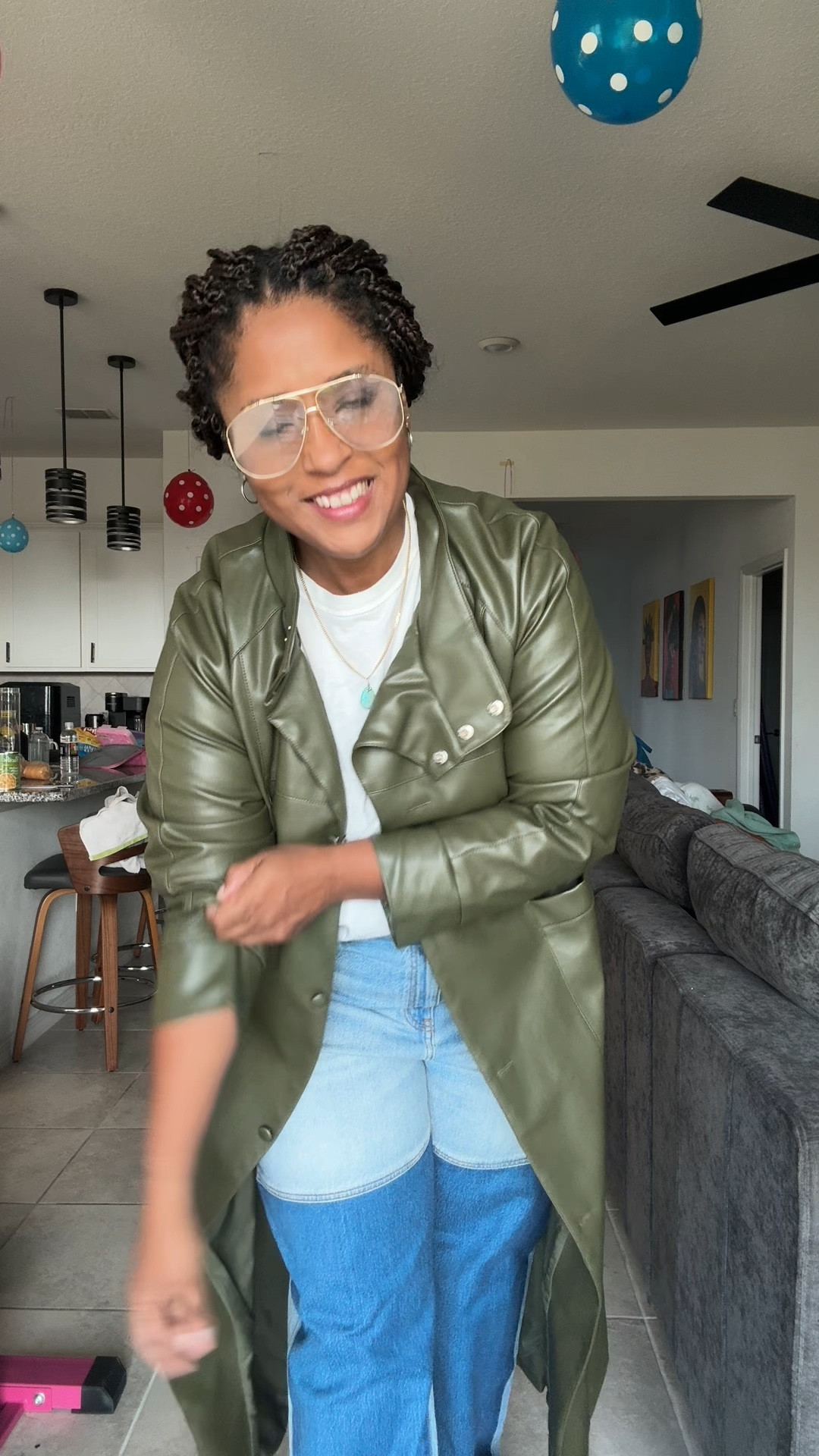 I was pressed to wear this jacket but I think a diffrrrnt contrasting color for this blue would have been better. 



#LTKOver40 #LTKmomlife #LTKMidsize