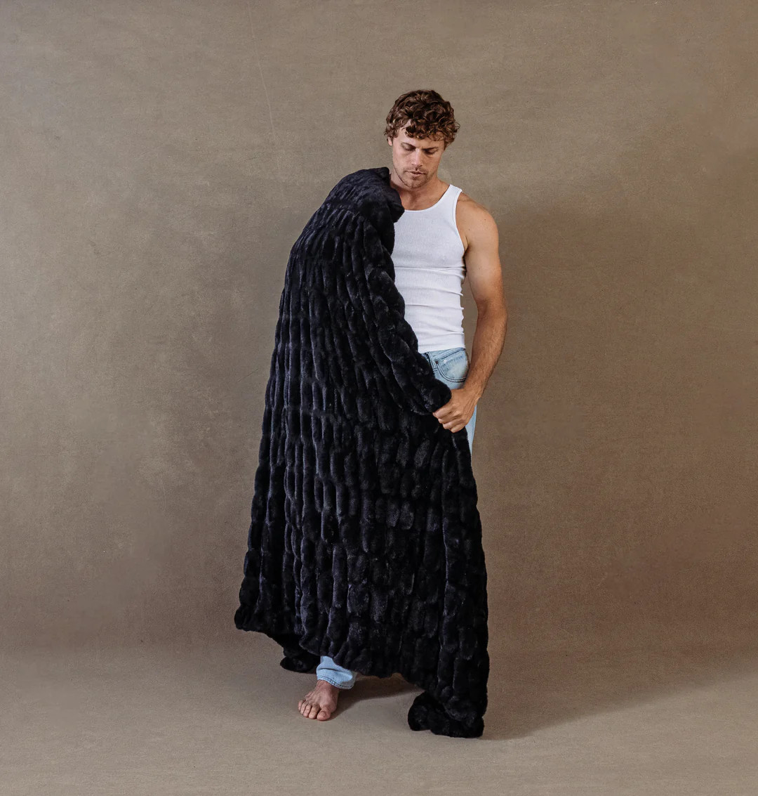 Midnight Marie | Lola Blankets