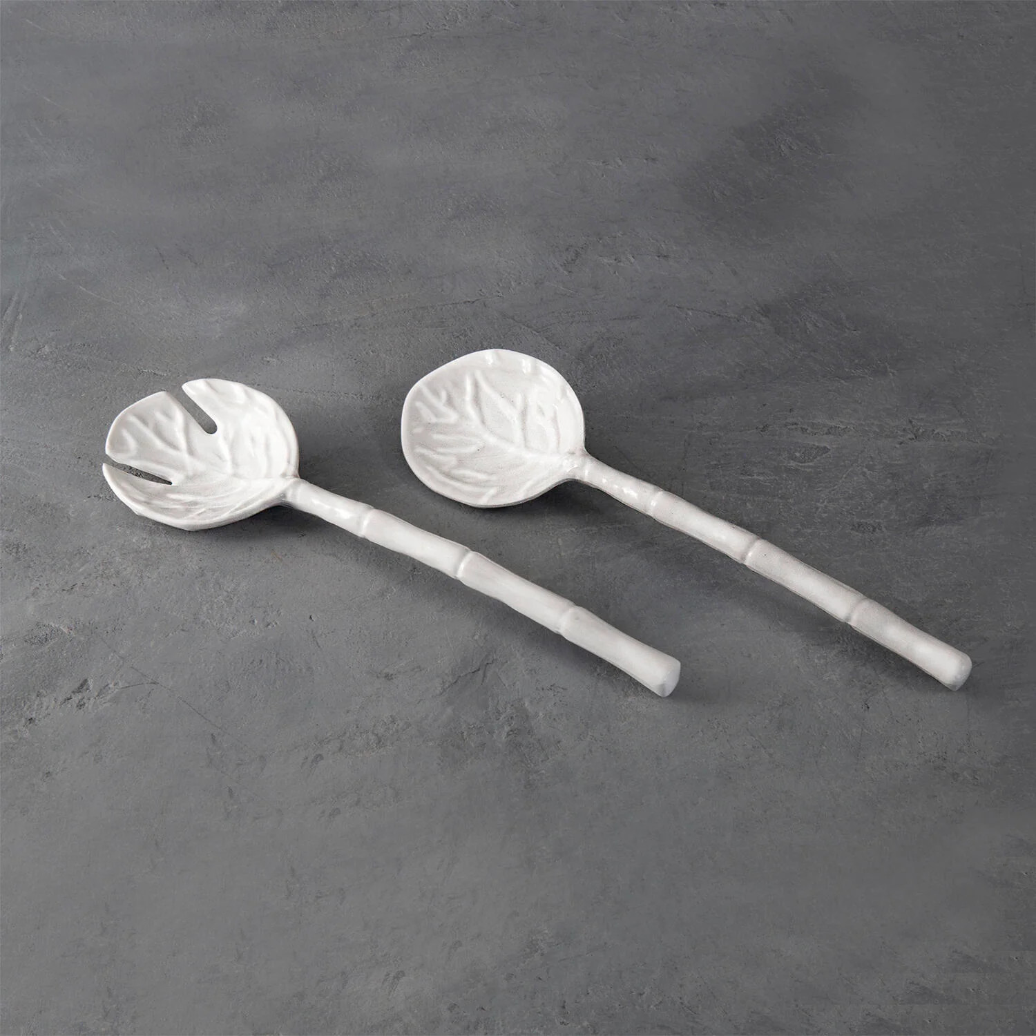 VIDA Lettuce Large Salad Servers (White) | Beatriz Ball