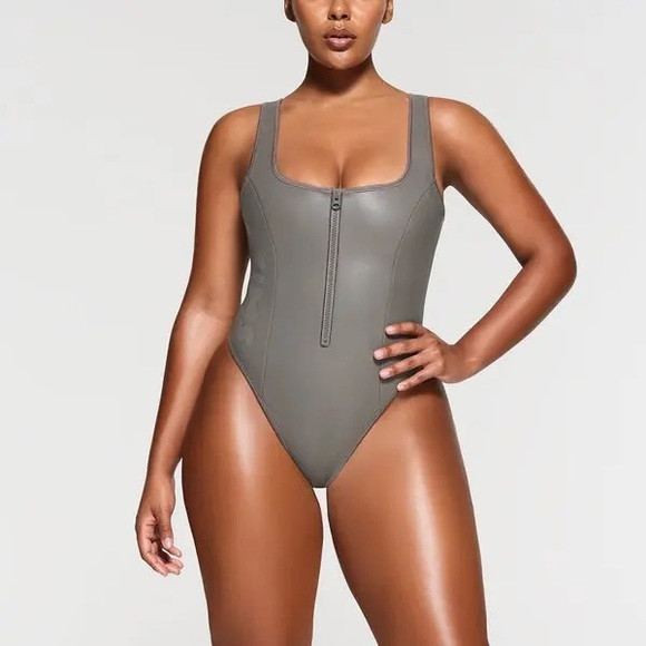 SKIMS RUBBERIZED SCUBA SWIM SCOOP NECK ONE PIECE in Grey Chalk NEW | Poshmark