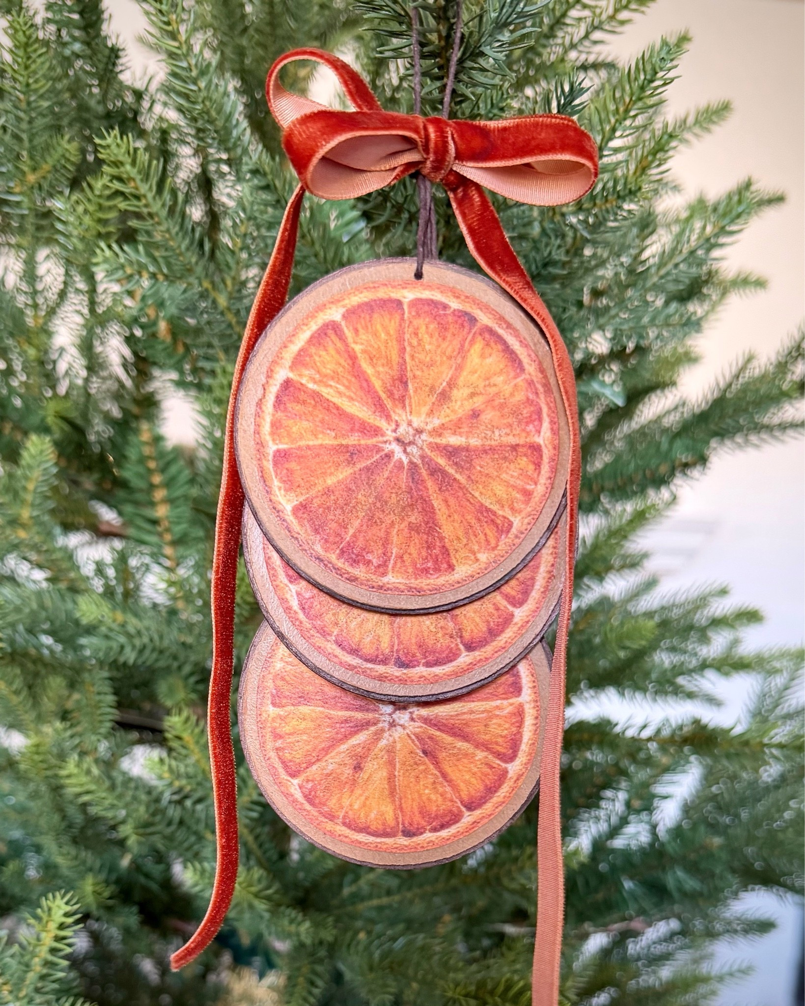 The cutest ornaments for autumn that easily transition into Christmas. Faux dried oranges with a matching warm cinnamon toned bow. It’s fresh, organic and beautiful, the kind of ornament you’ll get a lot of use out of. Also so beautiful on wreaths and Thanksgiving centerpieces. ❤️

#LTKSeasonal #LTKHome #LTKmomlife