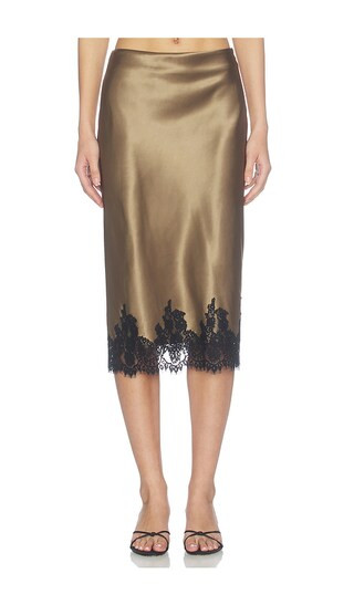 MORE TO COME | Revolve Clothing (Global)