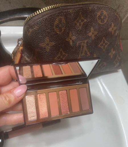 This palette is comprised of Charlotte Tilbury’s 6 favorite shades. I’m OBSESSED!
The colors are BEAUTIFUL. The color payoff is fantastic, they blend easily and last all day (or night).

#LTKbeauty #LTKunder100 #LTKFind